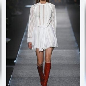 LV 2015 Runway Dress – White Long Sleeve with Embroidered Hem